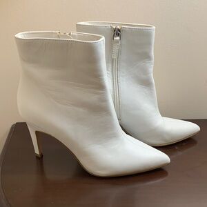 Leith White Pointed-Toe Leather Ankle Booties - size 8